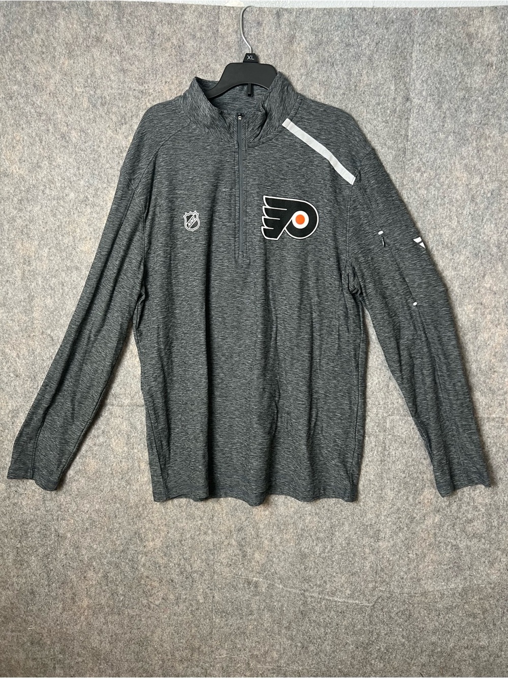 Fanatics Authentic Pro Men’s Large Philadelphia Flyers quarter-zip‎ pullover